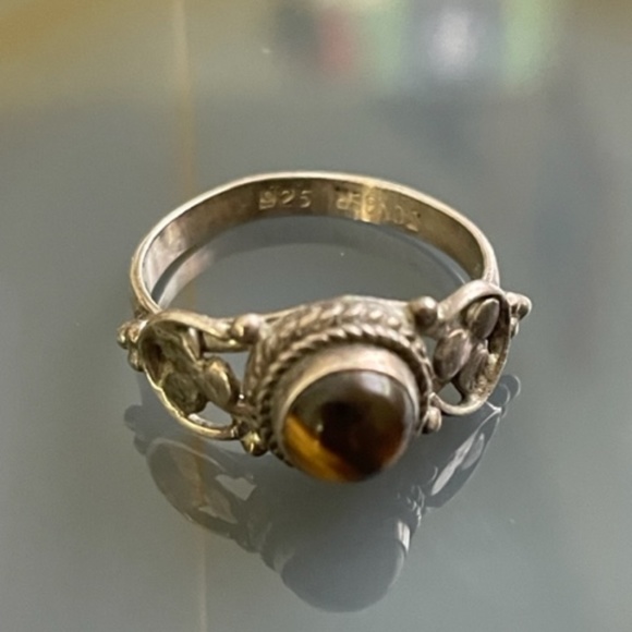 Sterling Silver Tigers Eye Ring-Rare Find - Picture 2 of 4